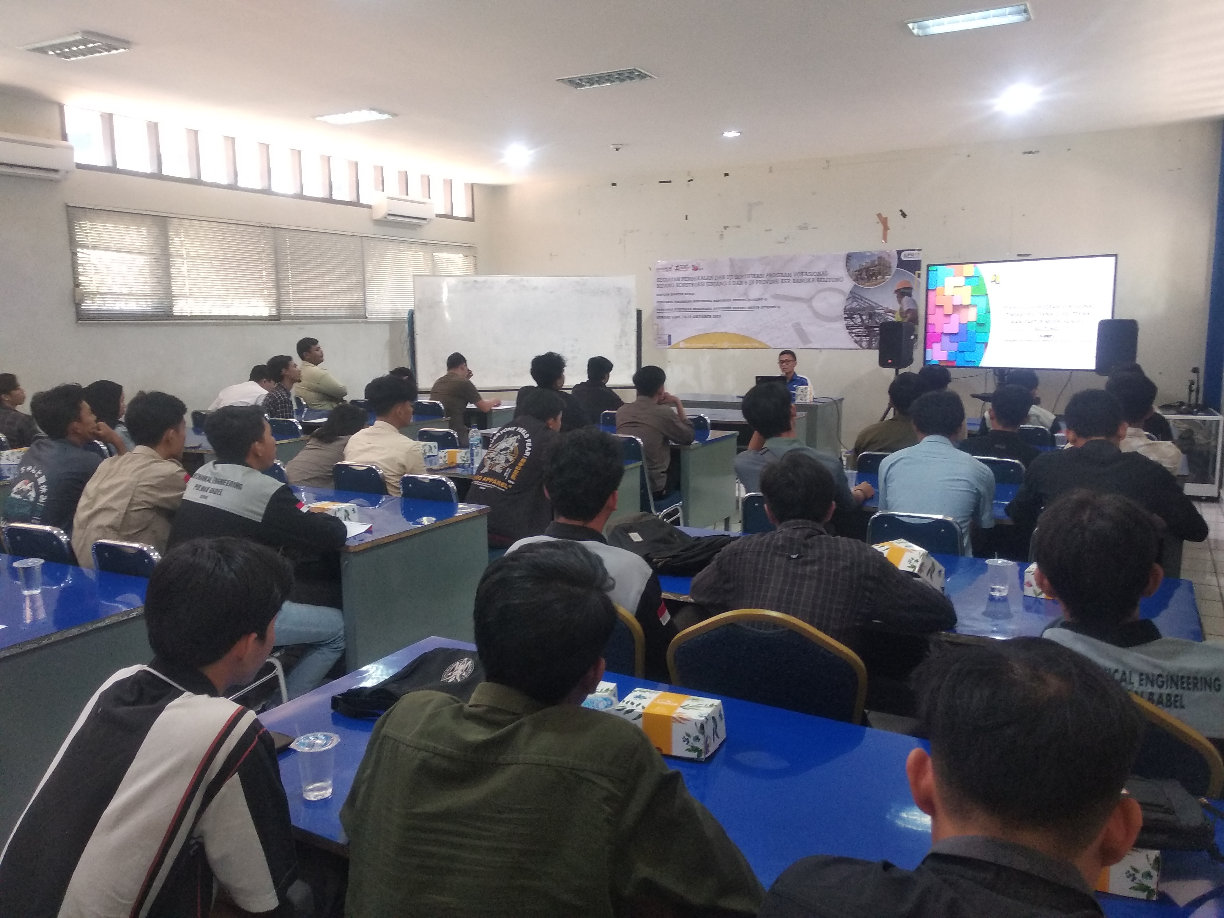 Mahasiswa Alumni Politeknik Manufaktur Negeri Bangka Belitung sangat semangat mengikuti  Uji Sertifikasi Program Vokasional Dengan Jabatan Kerja Pengawas Pekerjaan Mekanikal Bangunan Gedung (Jenjang 6) dan Pengawas Pekerjaan Mekanikal Bangunan Gedung Madya (Jenjang 5).