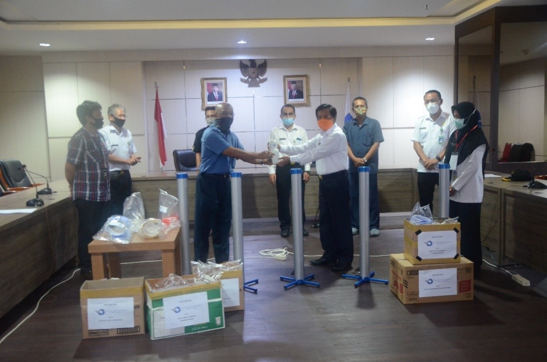 POLMANBABEL KEMBALI BERIKAN BANTUAN APD, WAGUB APRESIASI PRODUK POLMANBABEL