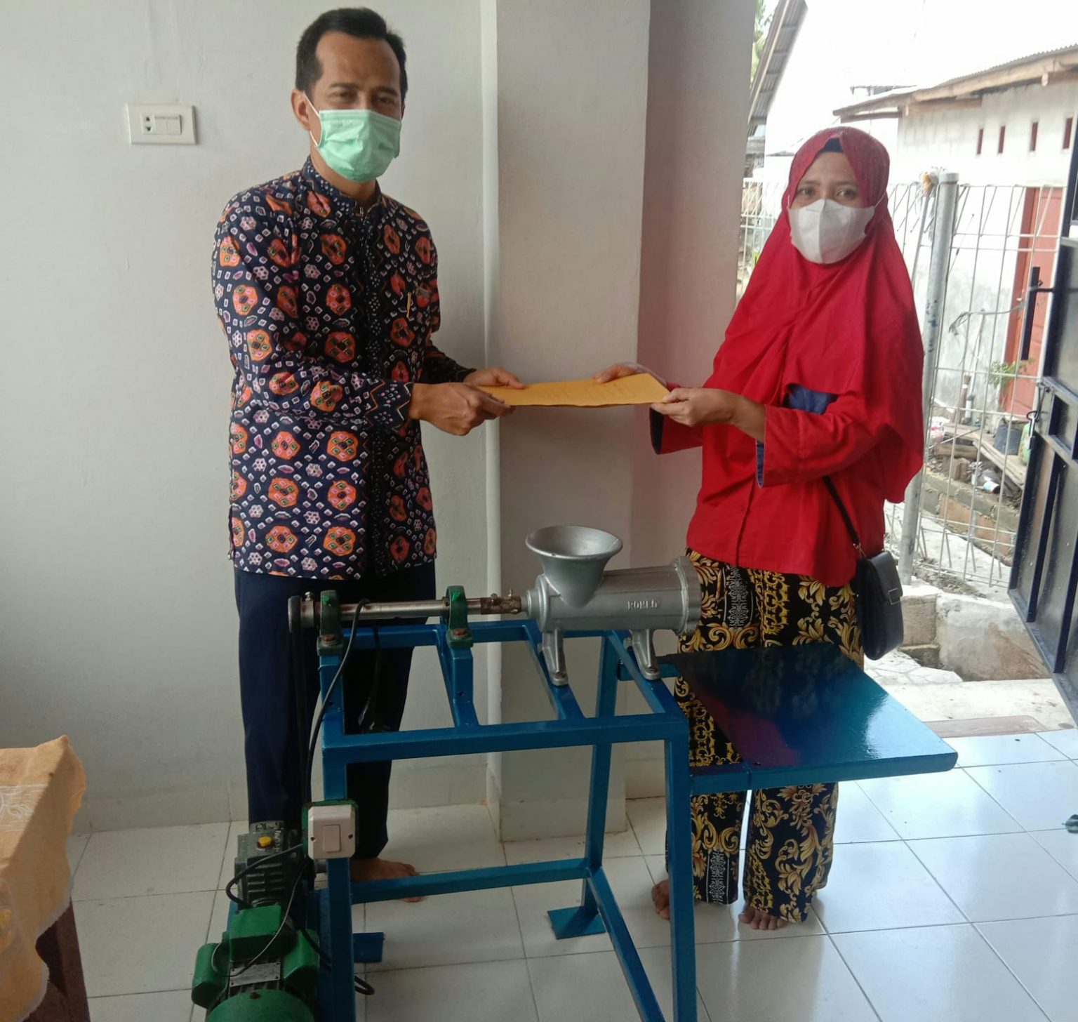 Dosen Polman Babel Ciptakan Mesin Giling dan Pengering Minyak untuk Pengusaha UMKM