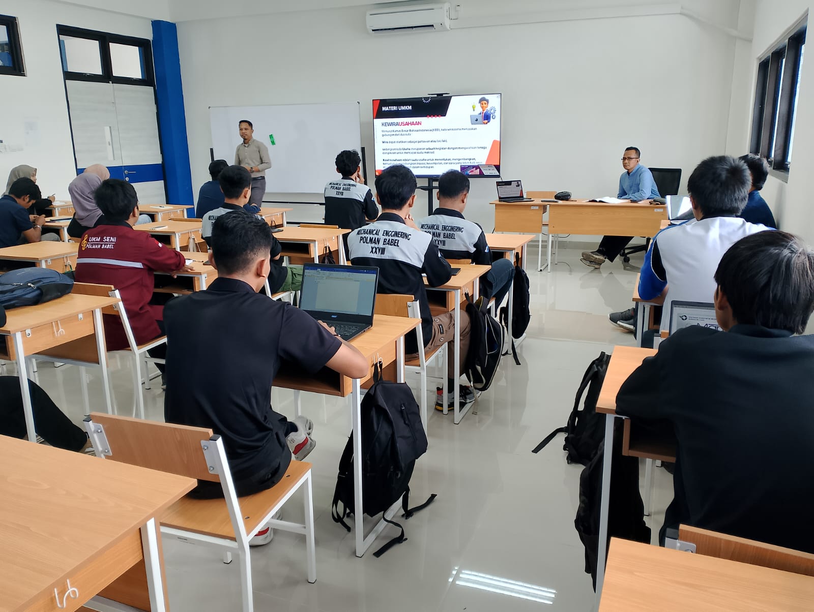 Belajar Kewirausahaan, Mahasiswa Polman Negeri Babel Dapatkan Inspirasi dari Dosen Praktisi Berpengalaman