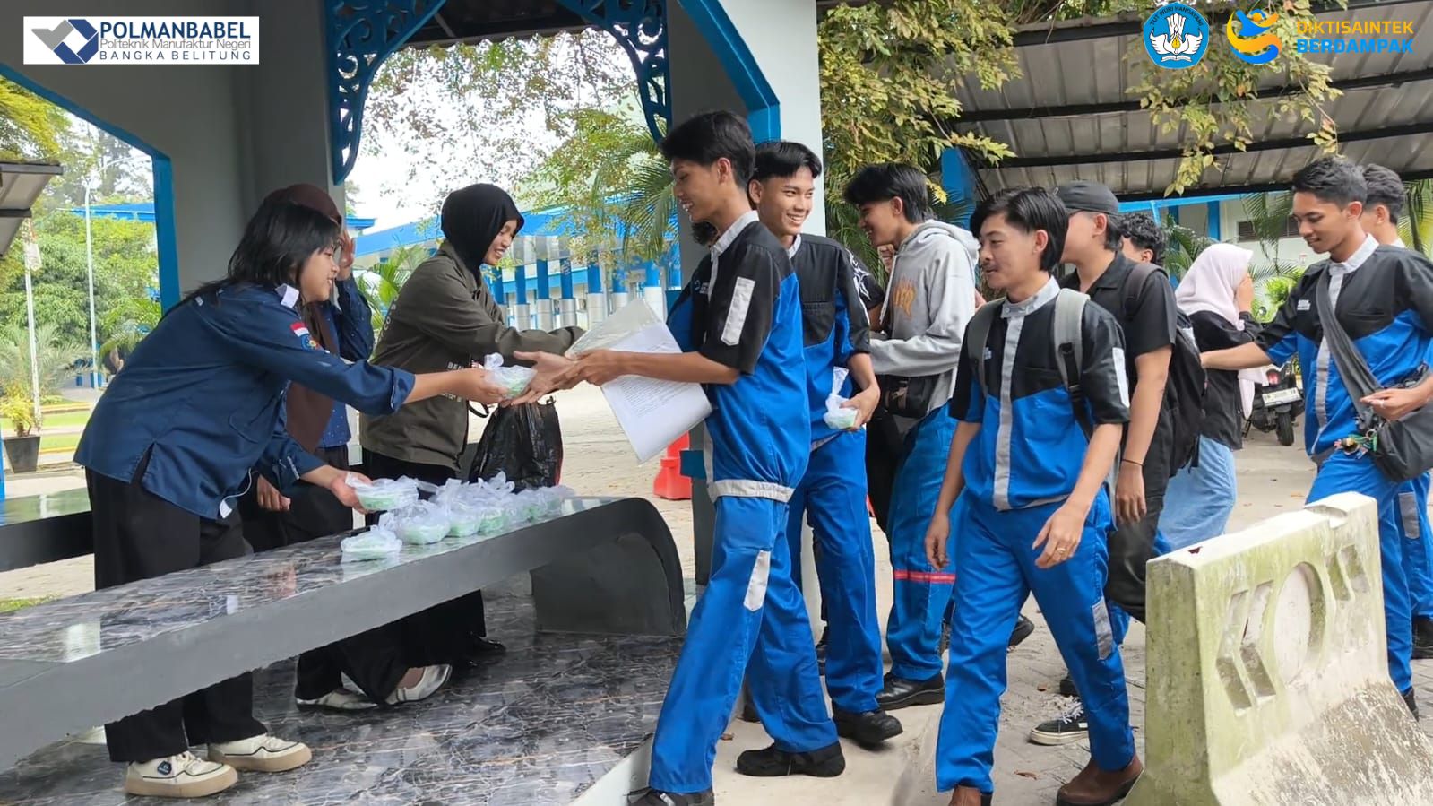 BEM Polman Negeri Babel Tebar Takjil Ramadhan, Bangun Solidaritas dan Kepedulian di Sekitar Kampus