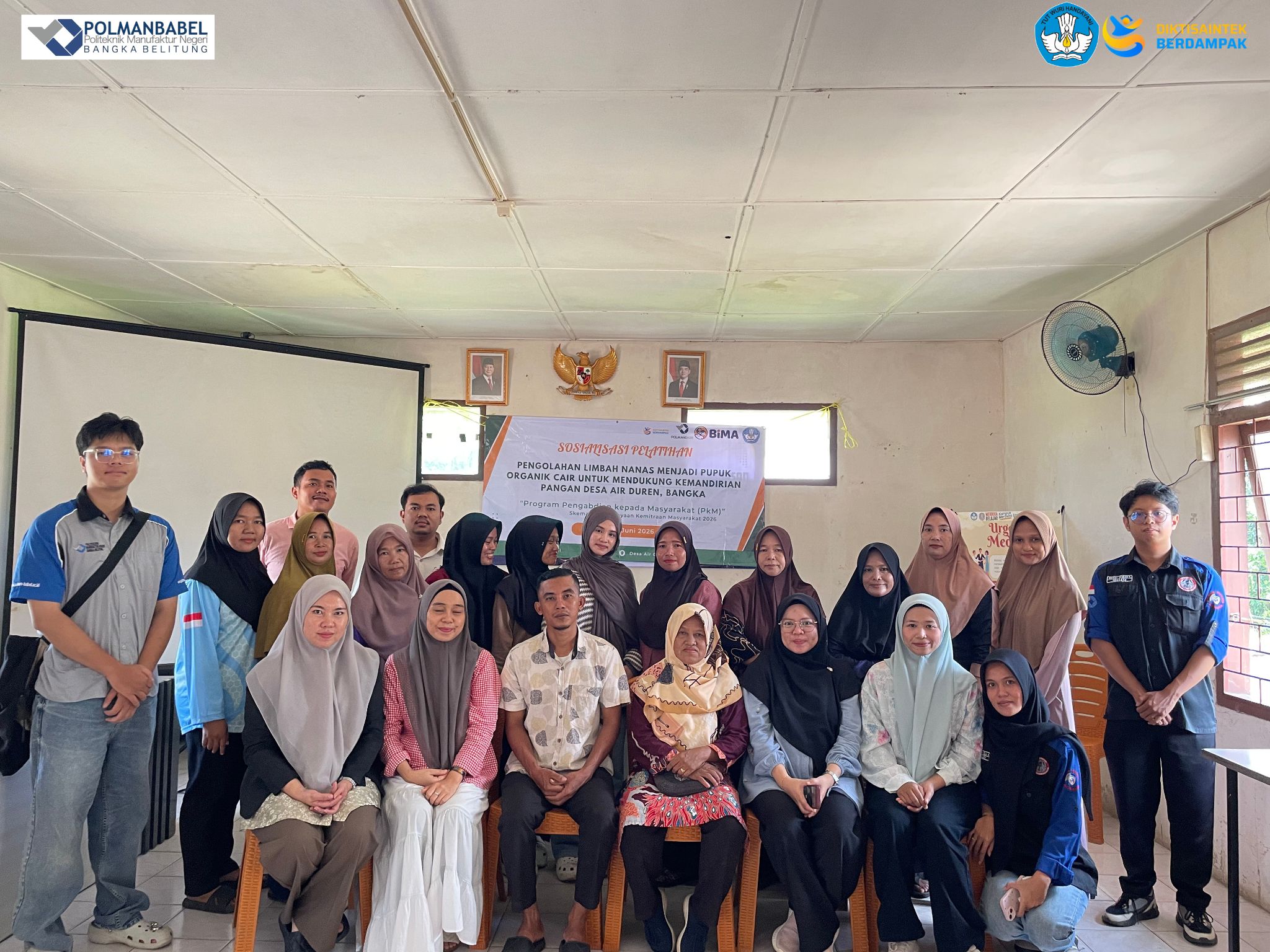 Pineapple Waste Holds Economic Value: State Polytechnic of Bangka Belitung Lecturer Assists KWT Mekar Sari in Producing Liquid Organic Fertilizer