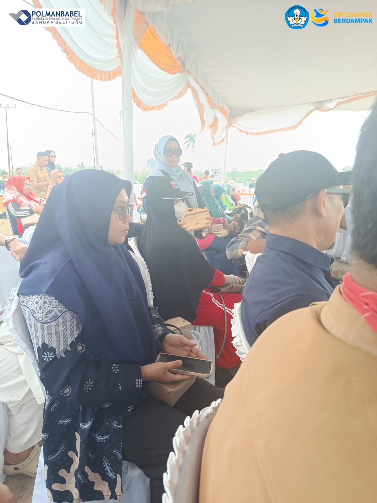 Lecturers from the Bangka Belitung State Manufacturing Polytechnic Participate in Greening Former Mining Pits to Restore Nature at PT Timah’s Kolong Berakhlak Site